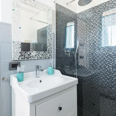 Apartamento Attico Del Duomo Módena Exterior foto