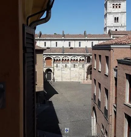 Apartamento Attico Del Duomo Módena Exterior foto